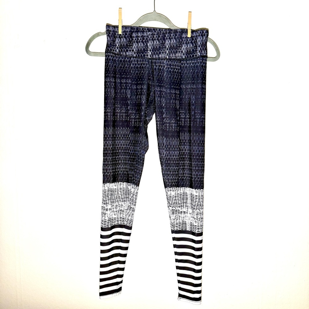 Onzie Yoga Legging - Black and White - S/M - Like New